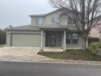 Main picture of 293 Mac Ct