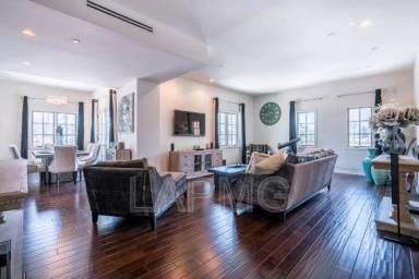 Main picture of 225 S Hamilton Dr