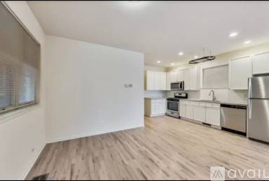 Main picture of 2817 N Damen Ave