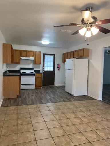 Main picture of 705 Miracle Ln
