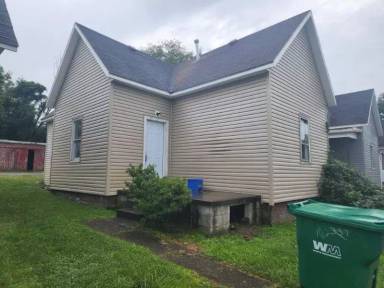 Main picture of 102 Denham St