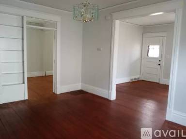 Main picture of 328 S Gardiner Ave