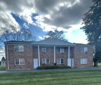 Main picture of 1815 S Breiel Blvd