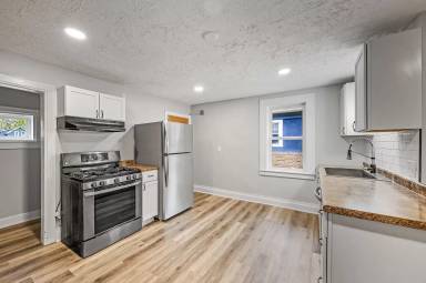 Main picture of 429 Bay St