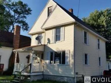 Main picture of 139 Grove Dr