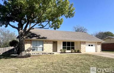 Main picture of 527 N Avenue Y