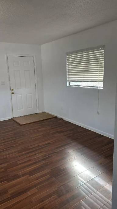Main picture of 570 W Hampshire Blvd