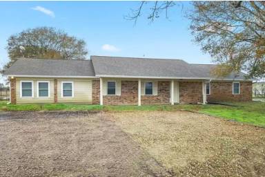 Main picture of 5610 Fenske Ln