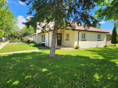 Main picture of 1208 S Herbert St