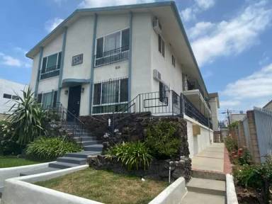 Main picture of 1336 N Kenmore Ave