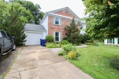 Main picture of 845 Colvin Ct