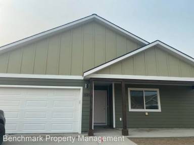 Main picture of 1502 Oakwood Dr