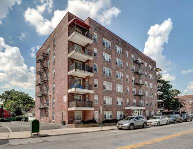 Main picture of 675 McLean Ave