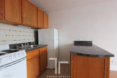 Main picture of 3933 N Clarendon Ave