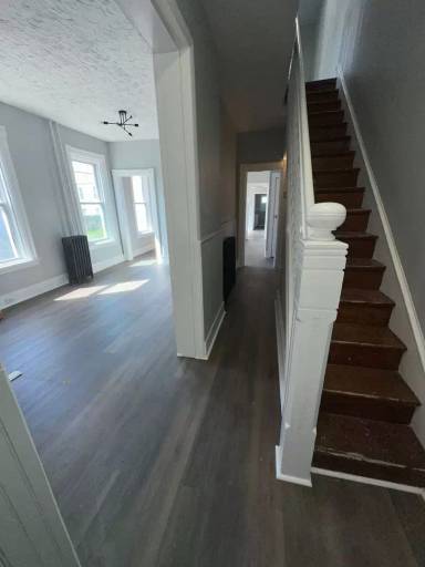 Main picture of 329 Pine St
