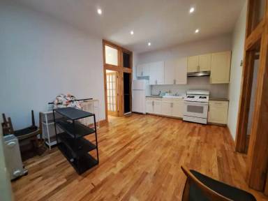 Main picture of 181 Troutman St