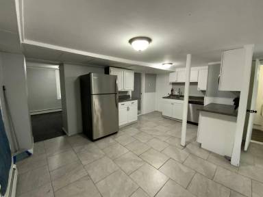 Main picture of 41 1/2 Maple St