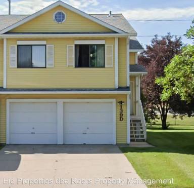 Main picture of 139 Prairiewood Dr S