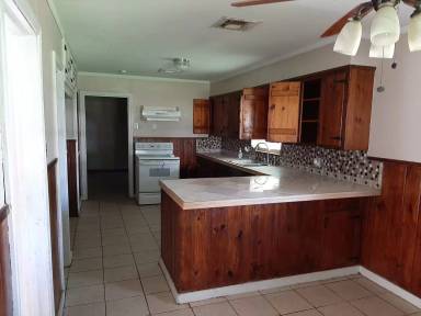 Main picture of 2740 Graves Ave