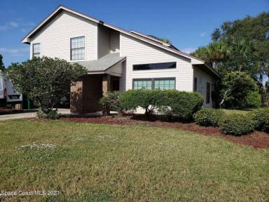Main picture of 2575 Palm Lake Dr