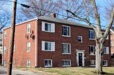 Main picture of 240 S Portage Path