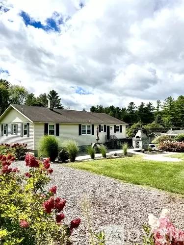 Main picture of 40 Debra Ave
