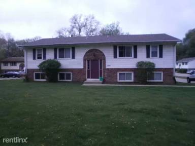 Main picture of 1323 Huntington Ave
