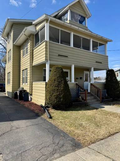 Main picture of 16 Badger Ave