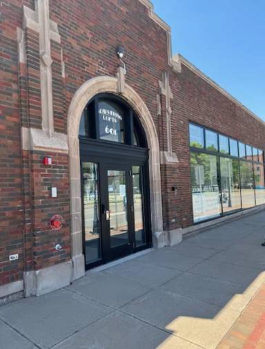 Main picture of 601 W 2nd St