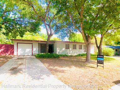 Main picture of 110 Oakwood Dr