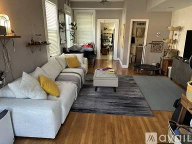 Main picture of 2140 Loth St
