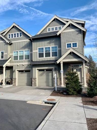 Main picture of 1036 SE Leonel Ln