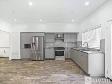 Main picture of 2327 Carmona Ave