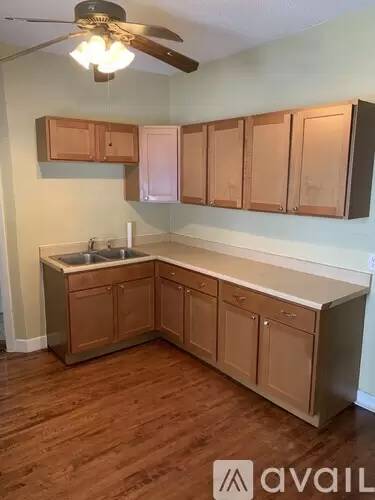 Main picture of 616 Monroe St NE