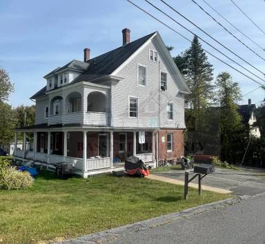 Main picture of 13 Meridian St