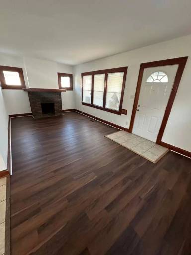 Main picture of 2565 Elmo Ave