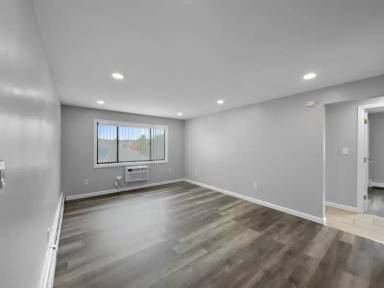 Main picture of 19 Grove St