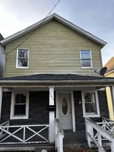 Main picture of 105 Washington St