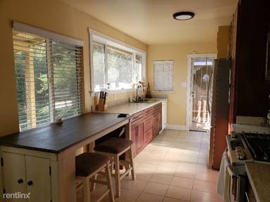 Main picture of 9244 Golf Links Rd