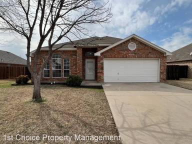 Main picture of 405 Willow Vista Dr