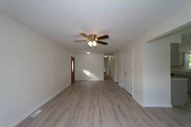 Main picture of 4618 Candy Spots Dr