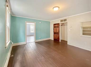 Main picture of 118 Elm St