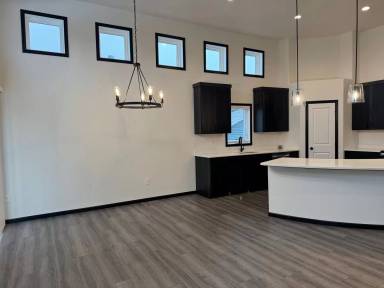 Main picture of 1025 60th Ave W