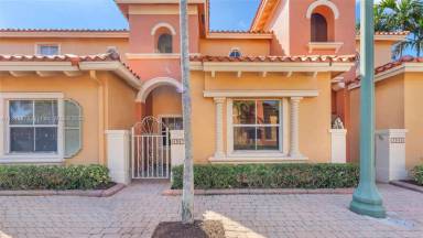 Main picture of Villas At Harbor Isles