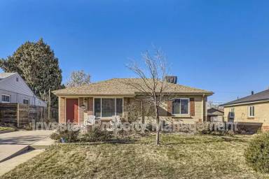 Main picture of 3267 Ivanhoe St