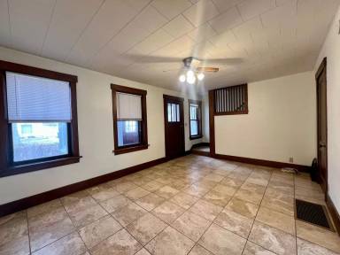 Main picture of 225 State St