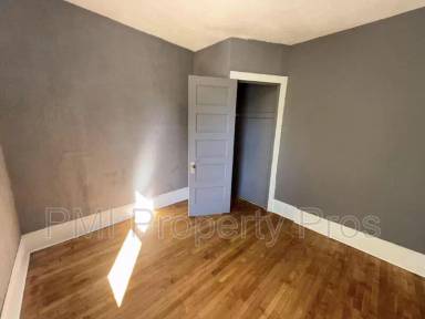 Main picture of 2575 N 34th St