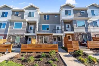 Main picture of 3652 W Golden Sky Ln