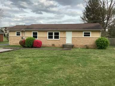Main picture of 213 S Baird Ln