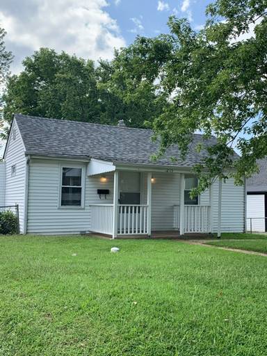 Main picture of 215 Ames Pl